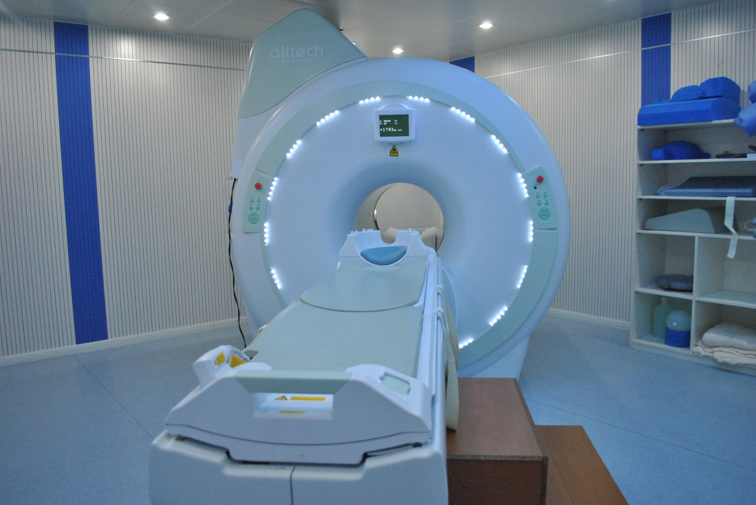 1.奥泰1.5T超导MRI_编辑.jpg